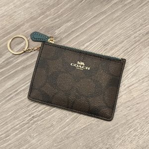 🤎 Coach Mini Skinny ID Case in Colorblock